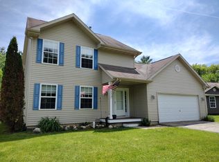 131 Liverpool Dr SE, Poplar Grove, IL 61065