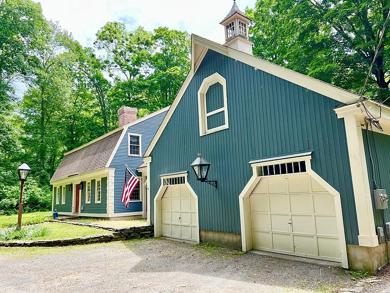 38 Clark Hill Rd — Photo 2