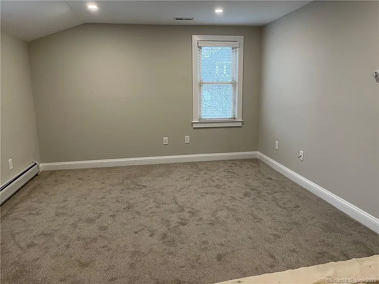 31 Ledge Ave #2 — Photo 11