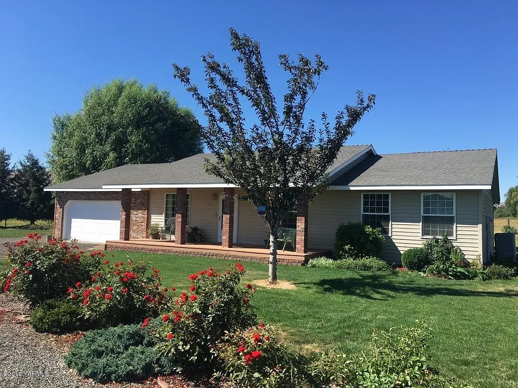 8106 Bachelorview Dr photo 1
