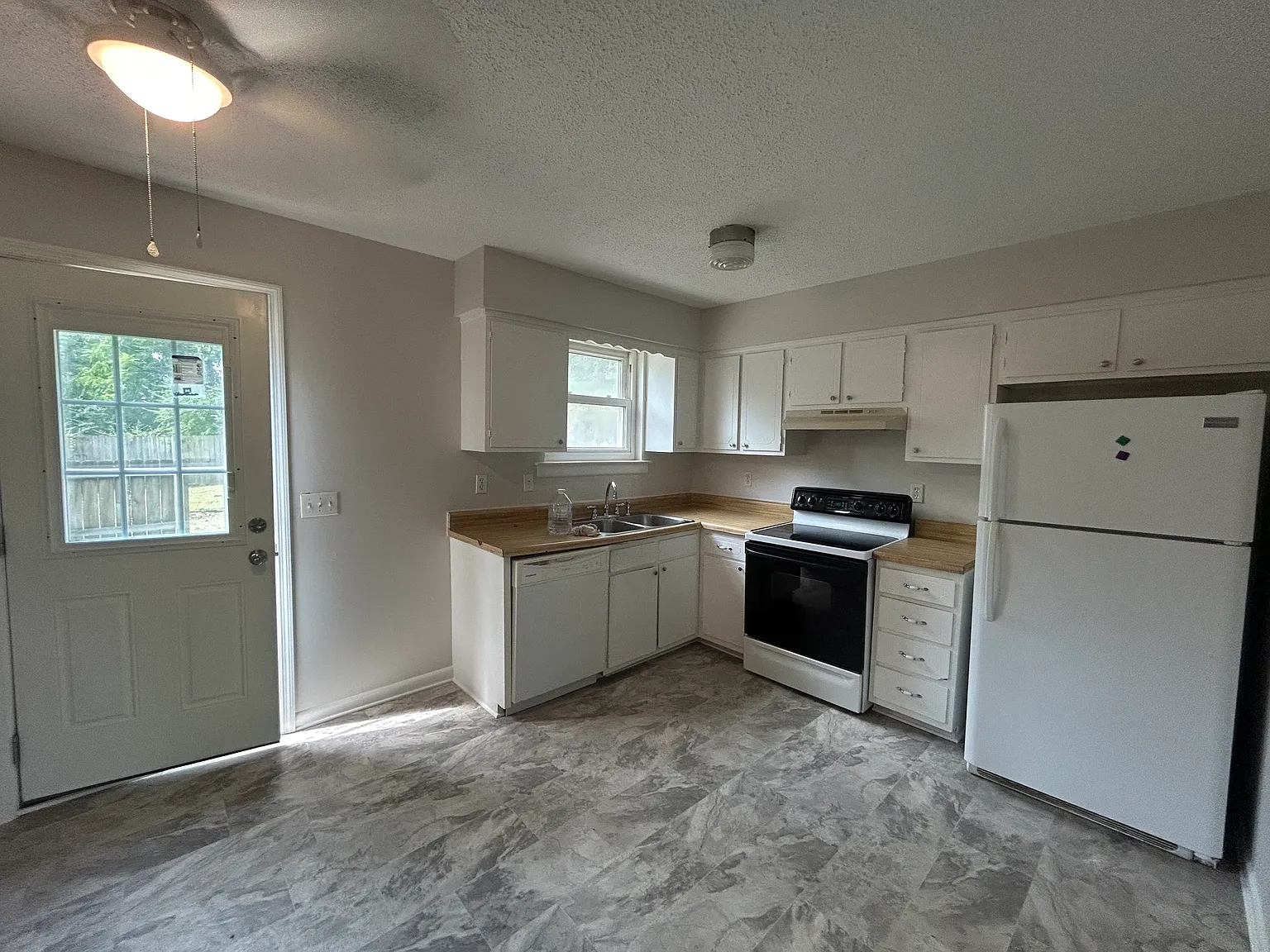 2753 Park Dale Dr — Photo 4