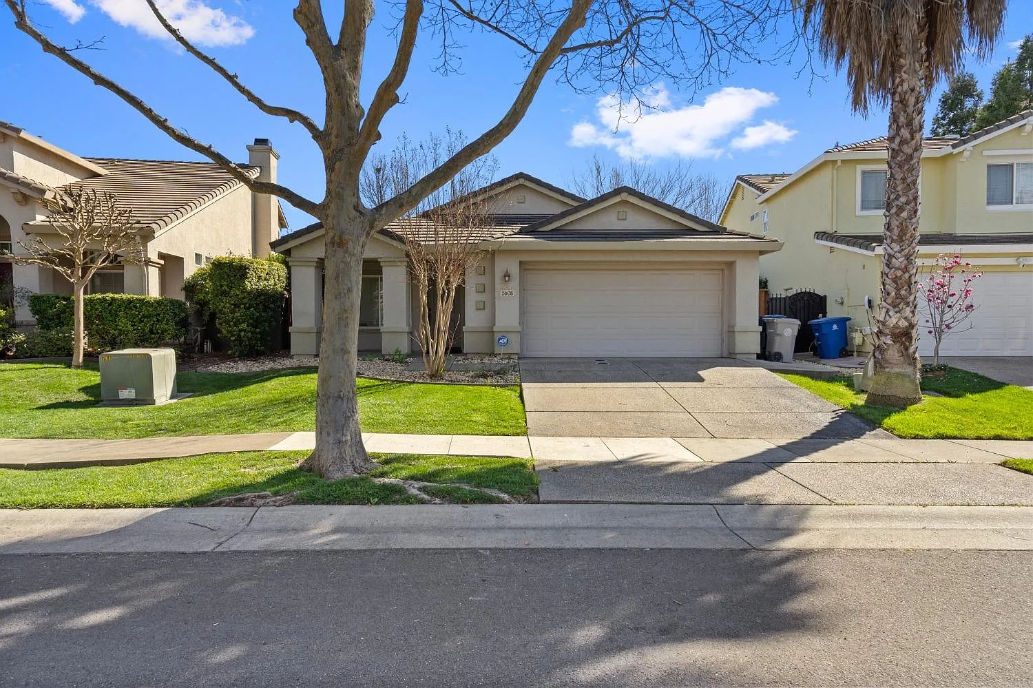5608 Bridgecross Dr photo 1