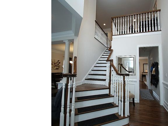 2nd image of 305 Campbell Ave