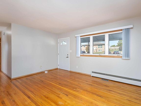 5th image of 2339 W 45th St
