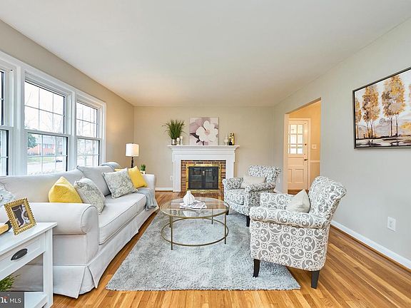 5th image of 8024 Candlewood Dr