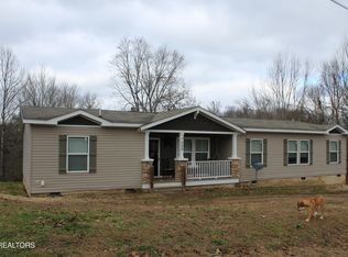 520 McDeerman Rd, Jacksboro, TN 37757