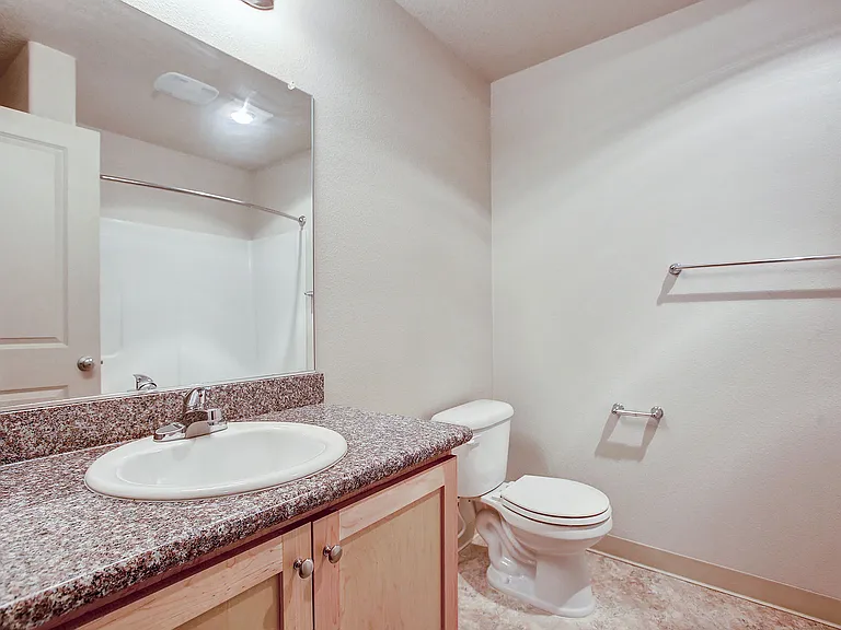 Riva Courtyard Apartments — Photo 26