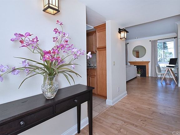3rd image of 13920 Moorpark St APT 206