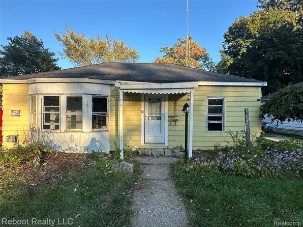 1940 Robinwood Ave, Saginaw, MI 48601