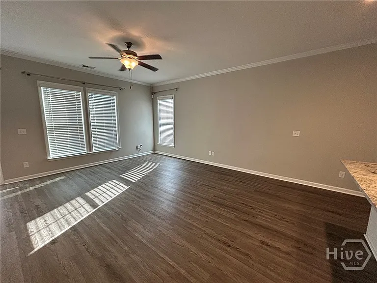 223 Sonoma Dr — Photo 2