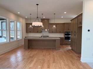 6010 Canal St, Woodstock, GA 30188