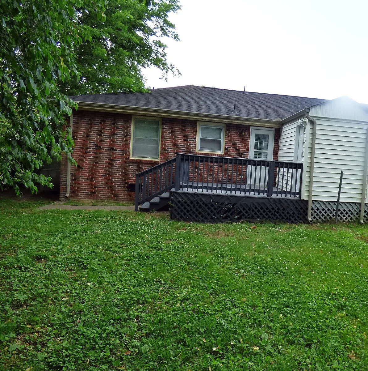 Building Photo - 745 Trail Dr