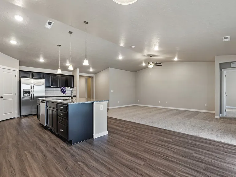 7807 S Dewberry Ave — Photo 15