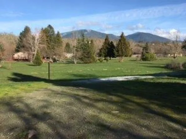 1236 Merlin Rd, Grants Pass, OR 97526