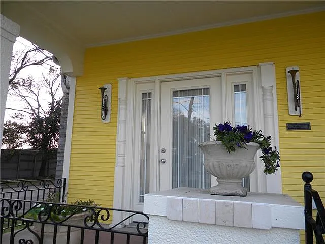 5800 Catina St — Photo 3
