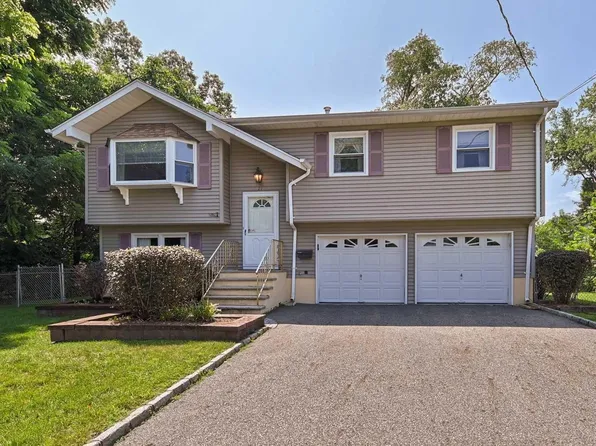 21 Makemoney Ave, Wanaque, NJ 07465