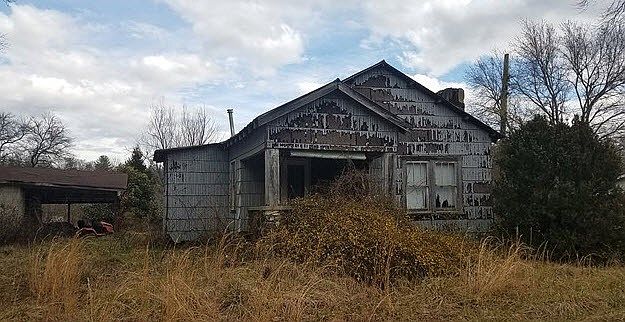 2nd image of 100 Creasman Hill Rd
