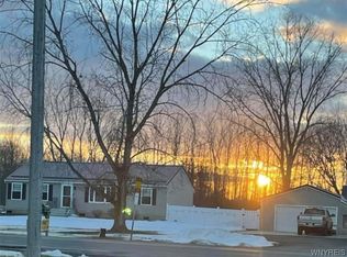 4006 Beebe Rd, Lockport, NY 14094