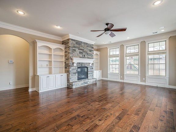 2nd image of 1210 NE Waverly Way