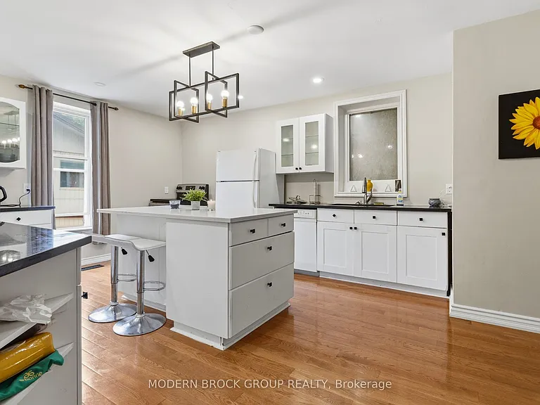 322 King St W — Photo 9