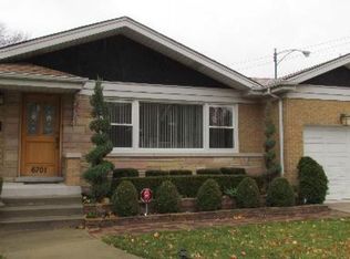 6701 N Dowagiac Ave, Chicago, IL 60646