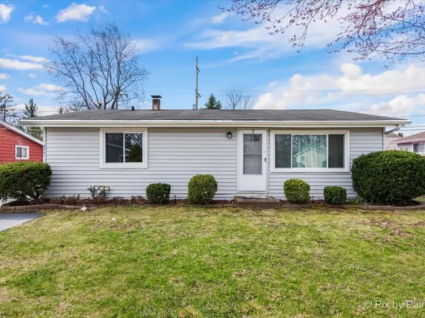 323 Delaware St, Carpentersville, IL 60110