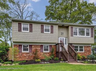 87 Bray Ave, Middletown, NJ 07748