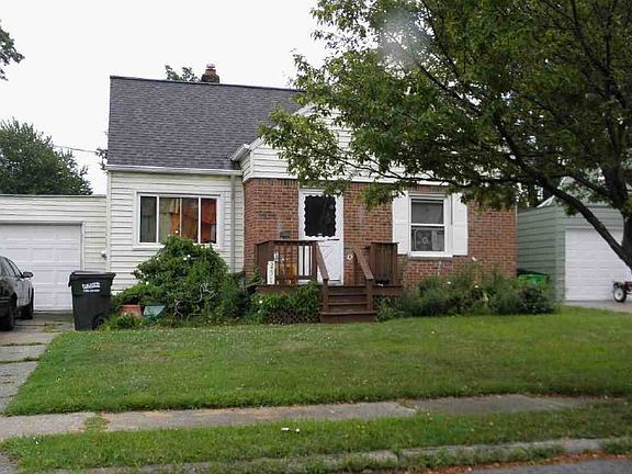2nd image of 251 E 242nd St