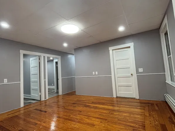 180 Thomas St Front 3, Fall River, MA 02723