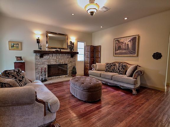 3rd image of 536 W Highland Ave