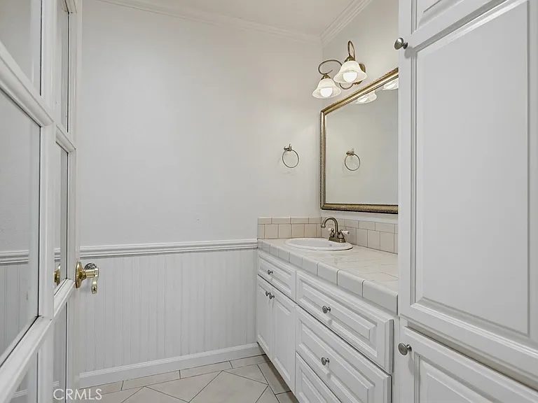 2705 E Jacaranda Ave — Photo 52