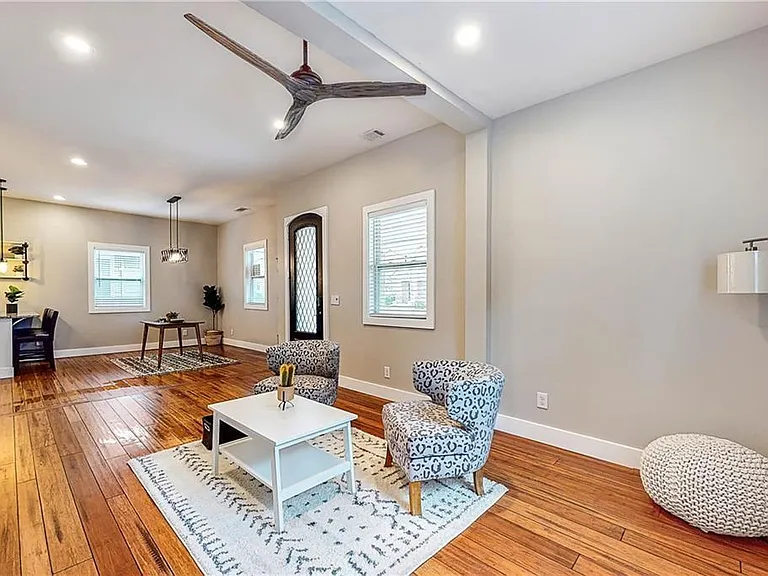 1130 Larosa Ter SW — Photo 5