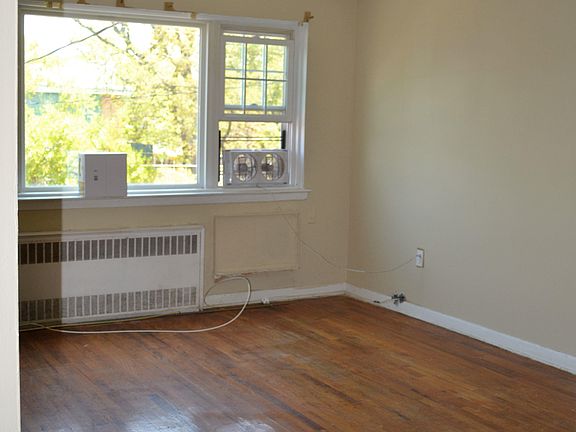 2nd image of 1076 E 82nd St #2
