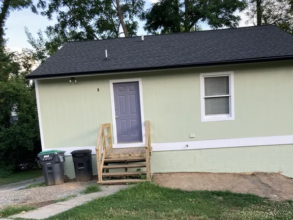 1306 Grove St #A, Charlottesville, VA 22903