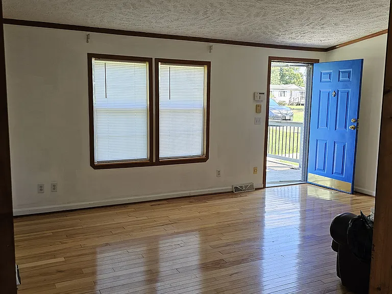 188 Ross Rd — Photo 7