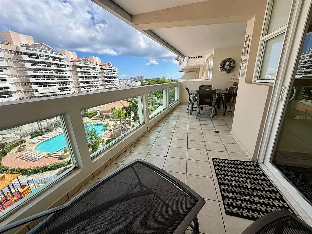 2 bed, 2.5 bath, 1749 sqft, $3,200 — Photo 3