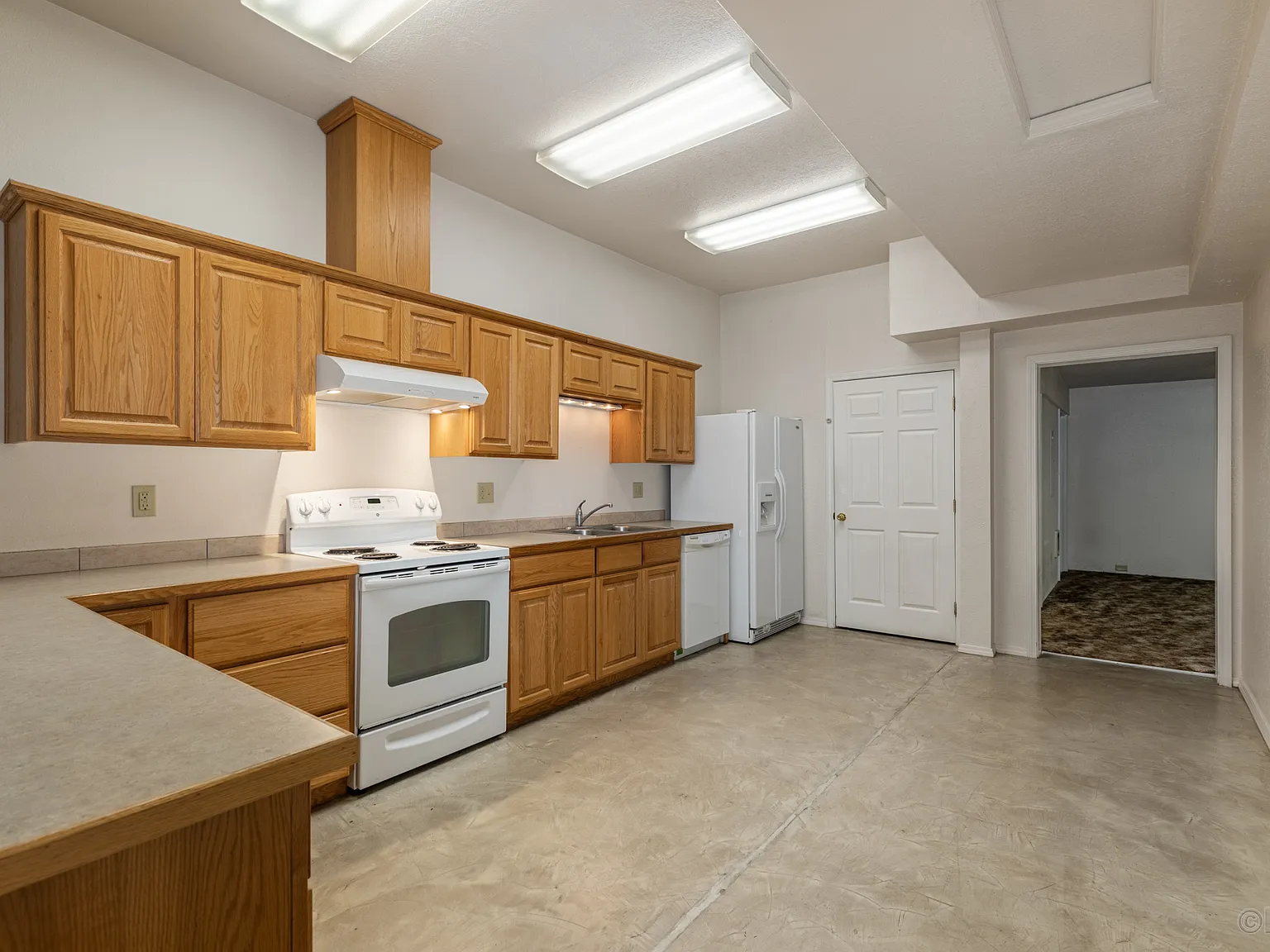 3 bed, $1,800 — Photo 4