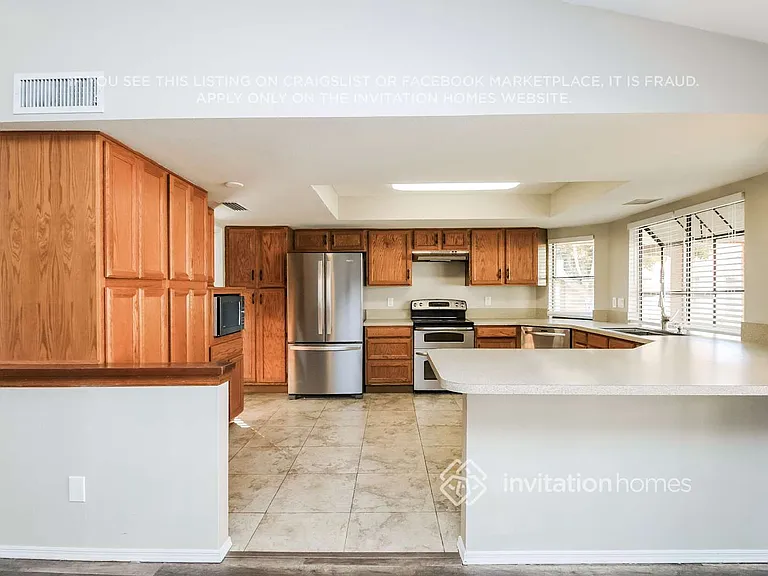 3338 E Grove Ave — Photo 6