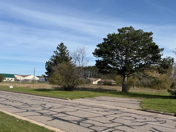 1219 N Hogan St, Antigo, WI 54409