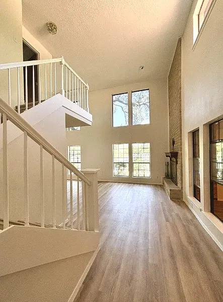 2 bed, 1821 sqft, $1,950 — Photo 3