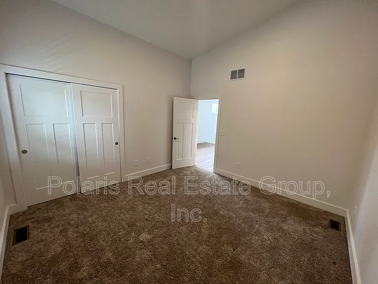 2201 Pleasant St — Photo 18