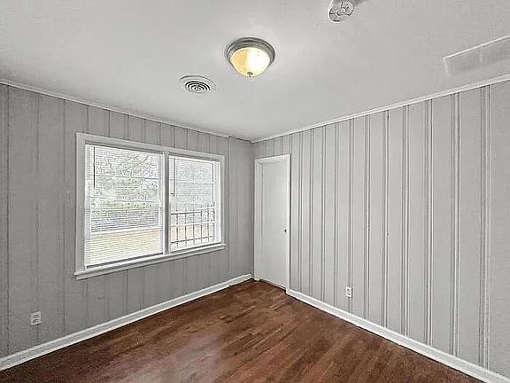 5th image of 1758 Woodburn Dr
