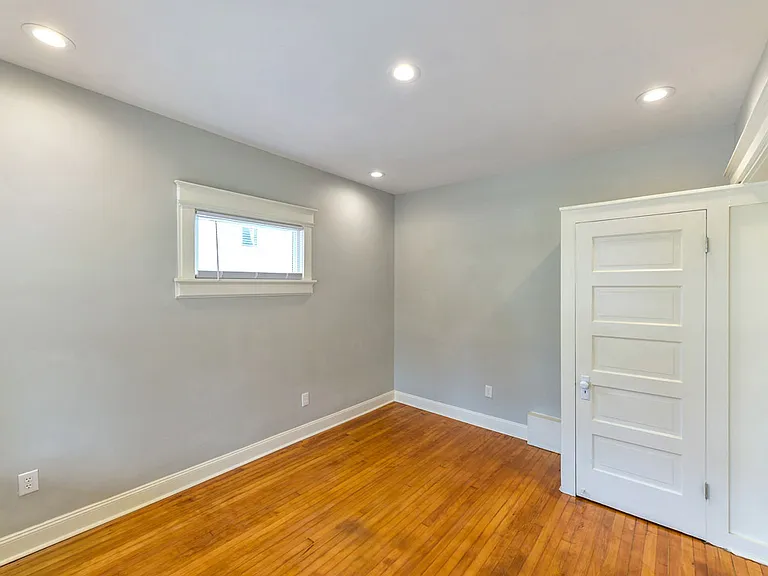 3756 S Whitnall Ave — Photo 8
