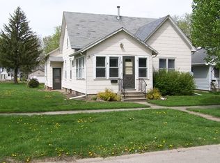 308 E Locust St, Fairbury, IL 61739