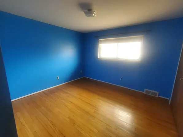 30822 Austin Dr, Warren, MI 48092