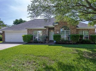 704 Hasselt St, College Station, TX 77845