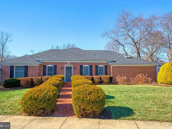 141 Woodberry Rd NE, Leesburg, VA 20176