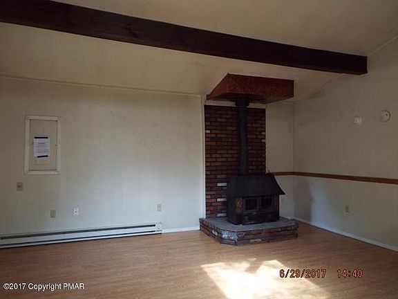 2nd image of 248 Greenbriar Cir