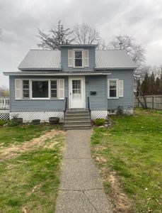 17 Iroquois Avenue, Essex Junction, VT, 05452