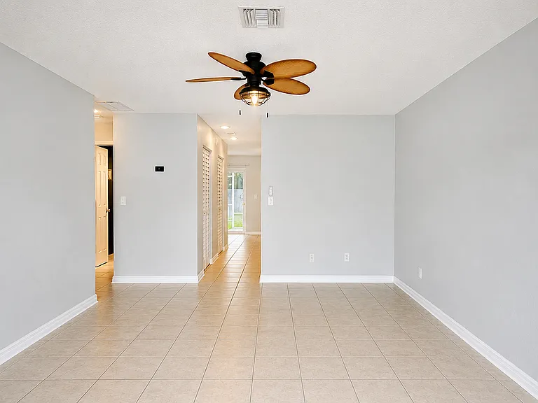 2478 NW Holiday Ct — Photo 4